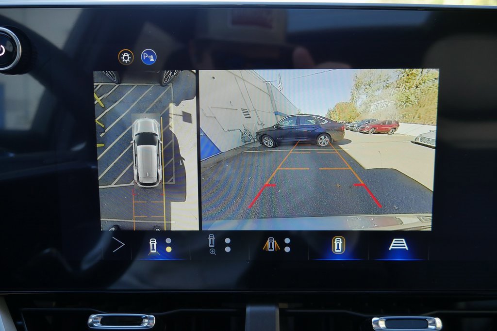 New 2026 Chevrolet Equinox LT w/ Safety and Technology Package image 17