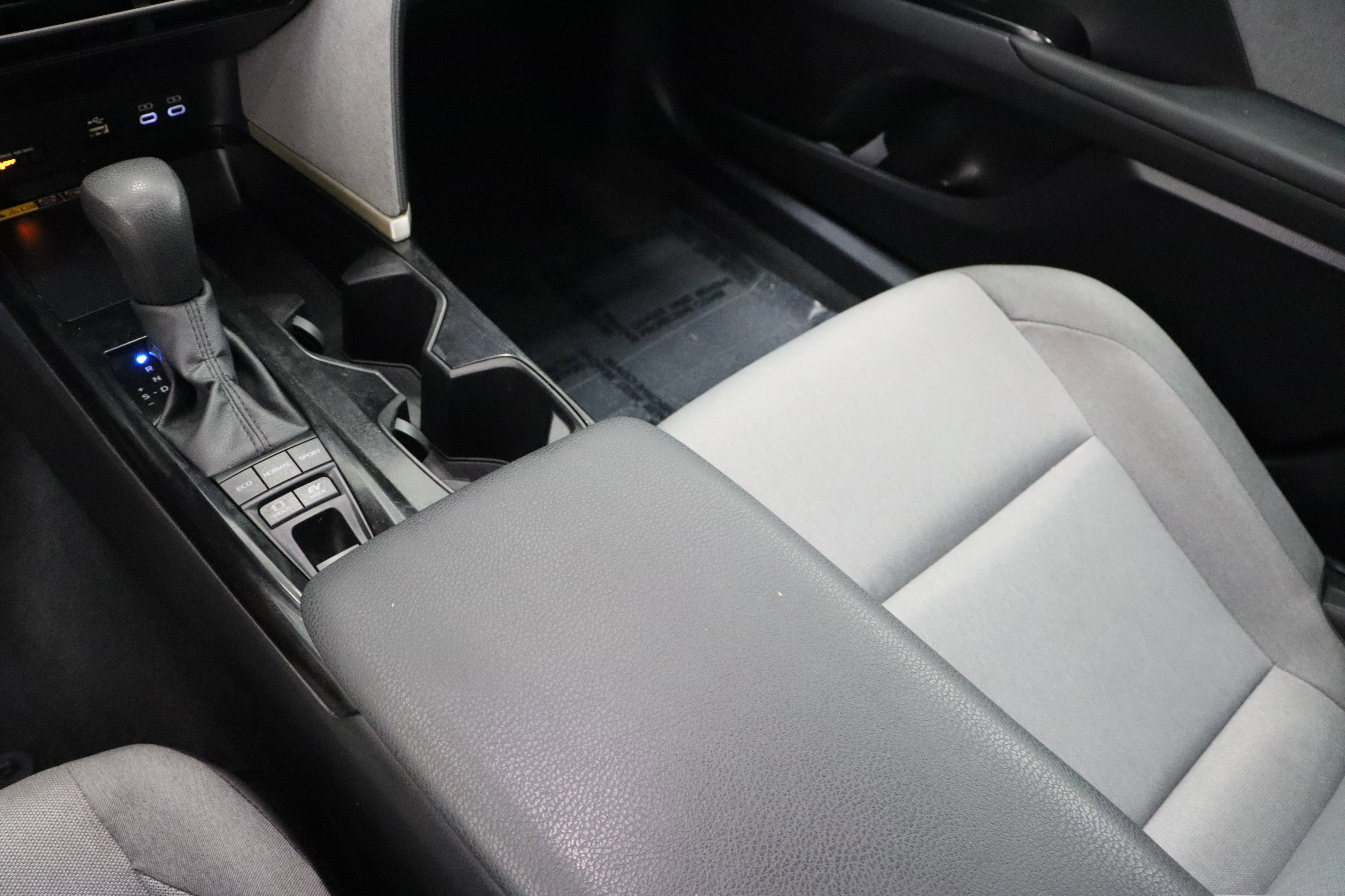 Used 2025 Toyota Camry LE FWD image 16