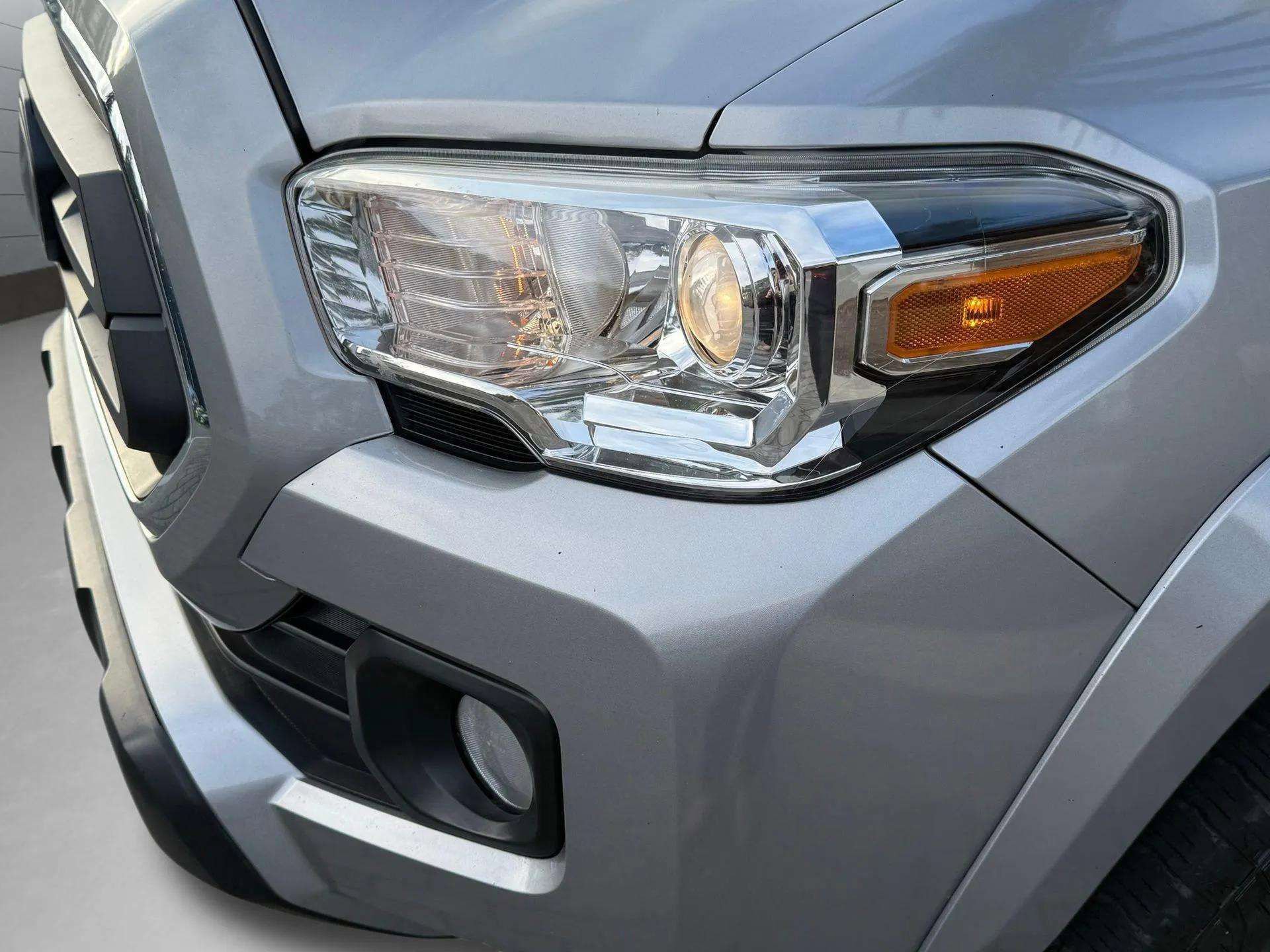 Used 2020 Toyota Tacoma SR5 image 25