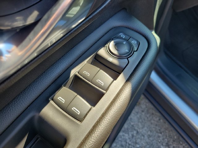 Used 2023 GMC Terrain SLE AWD/4WD image 17