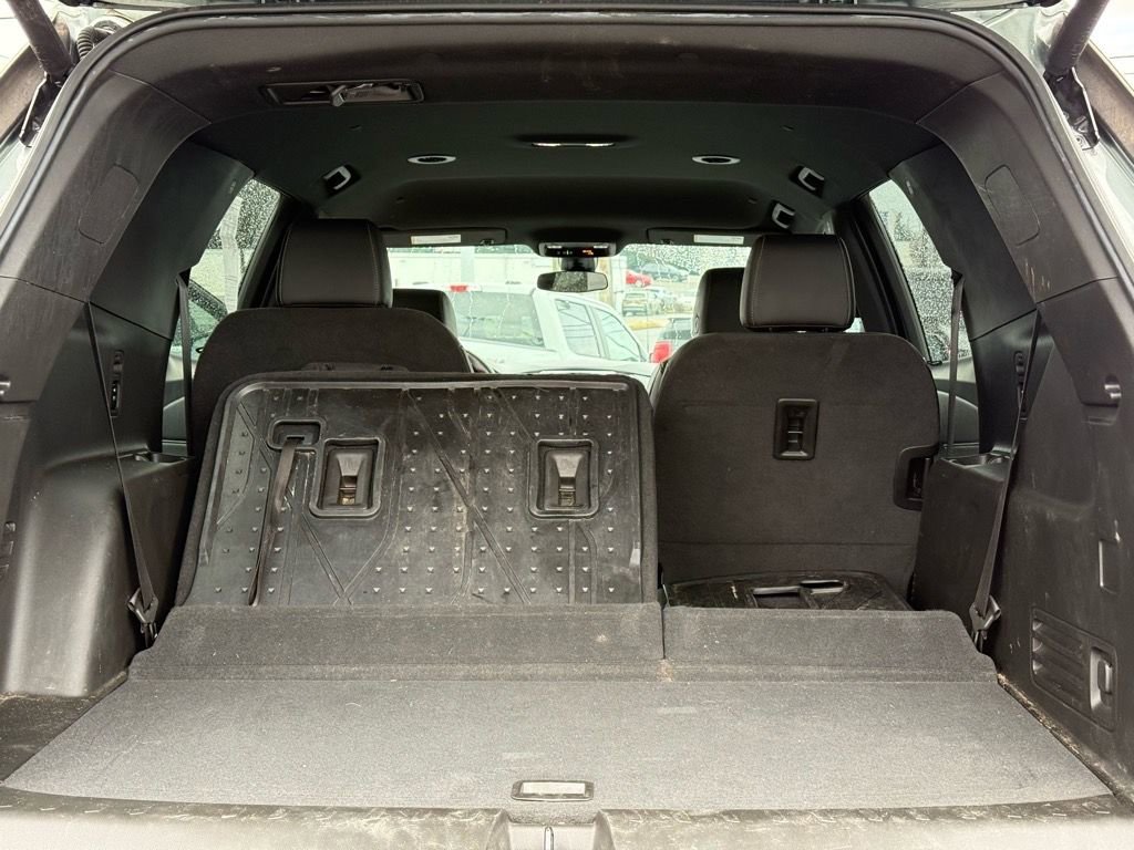 Used 2023 Chevrolet Traverse LT w/ LPO, Floor Liner Package image 31