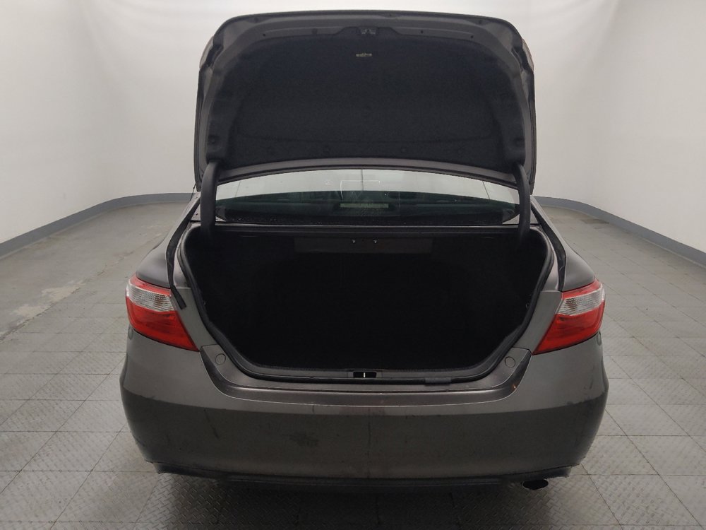 Used 2016 Toyota Camry SE image 29