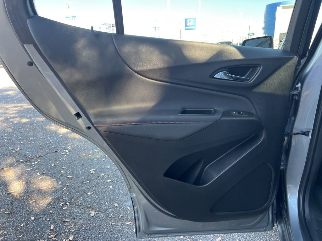 Used 2023 Chevrolet Equinox RS image 17