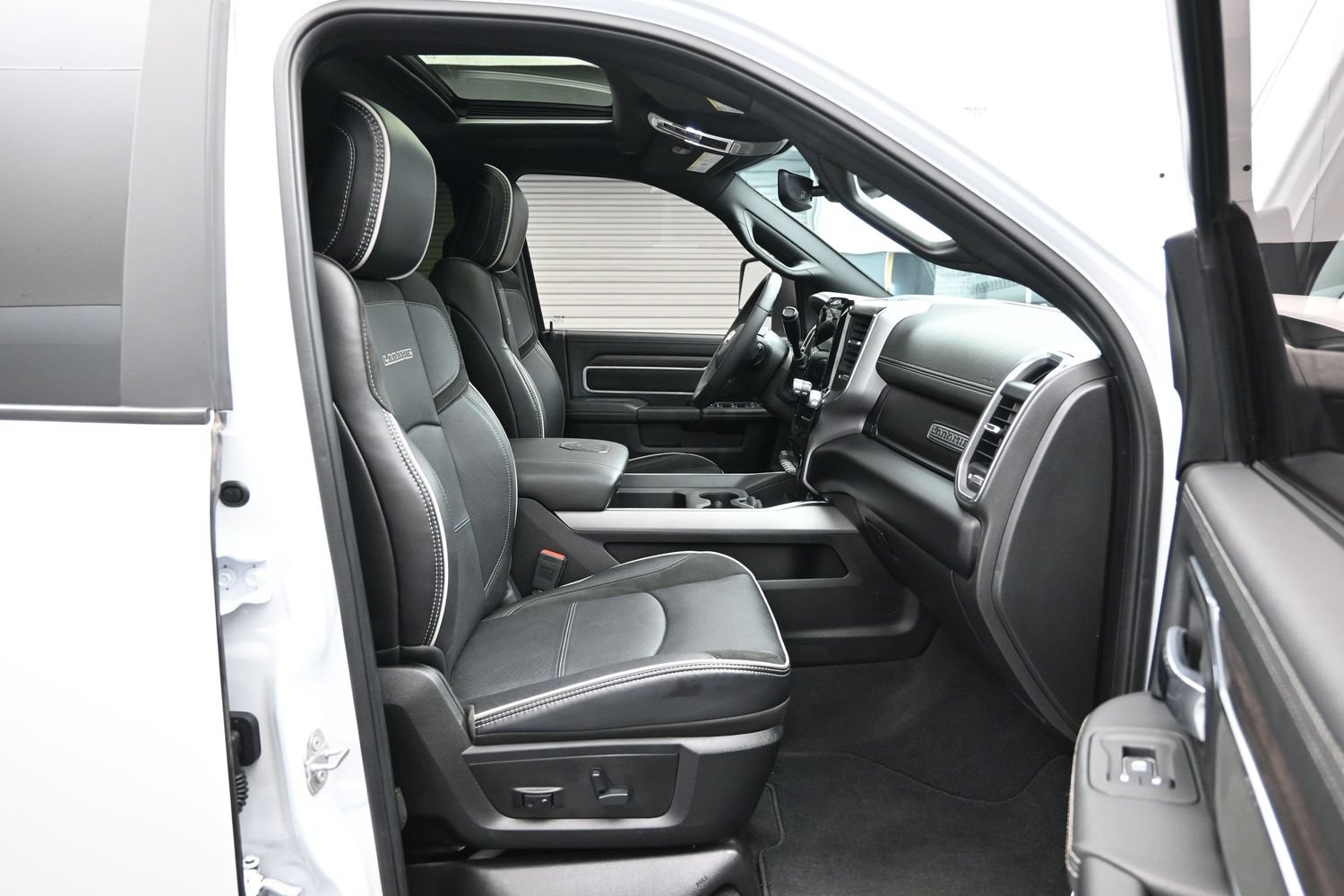 Used 2025 RAM 2500 Laramie w/ Night Edition AWD/4WD image 13