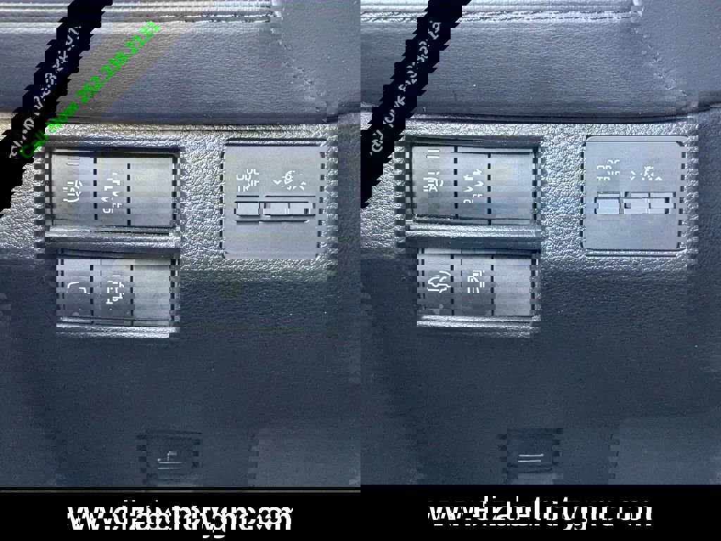 Used 2022 Toyota Avalon XLE image 22