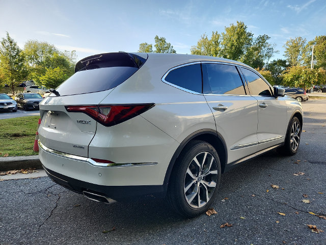Used 2024 Acura MDX w/ Technology Package AWD/4WD image 4