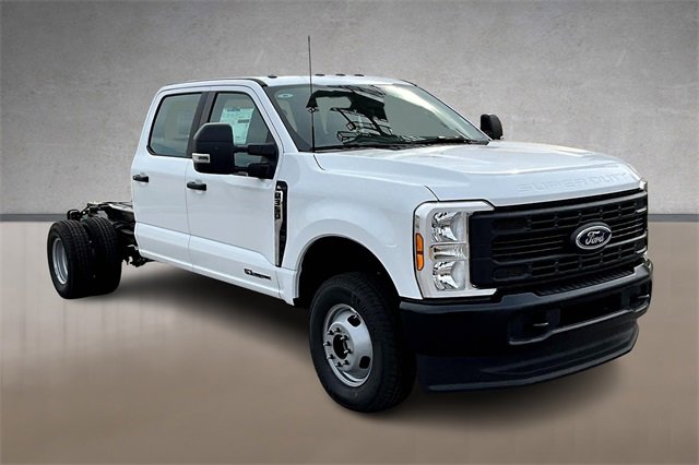 New 2026 Ford F350 XL image 2