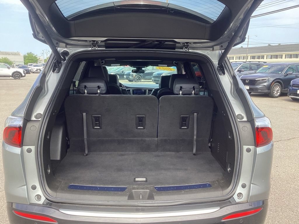 Used 2023 Buick Enclave Essence AWD/4WD image 10