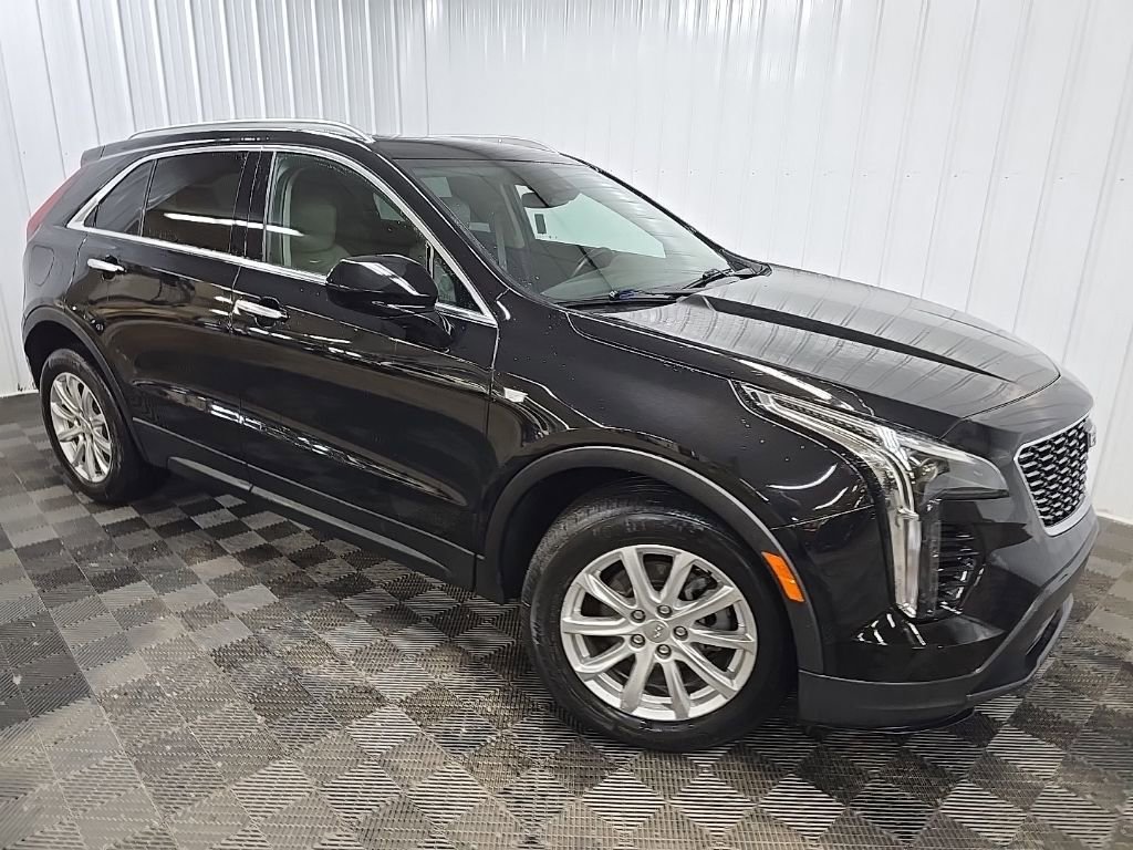 Used 2023 Cadillac XT4 Luxury w/ Cold Weather Package image 9