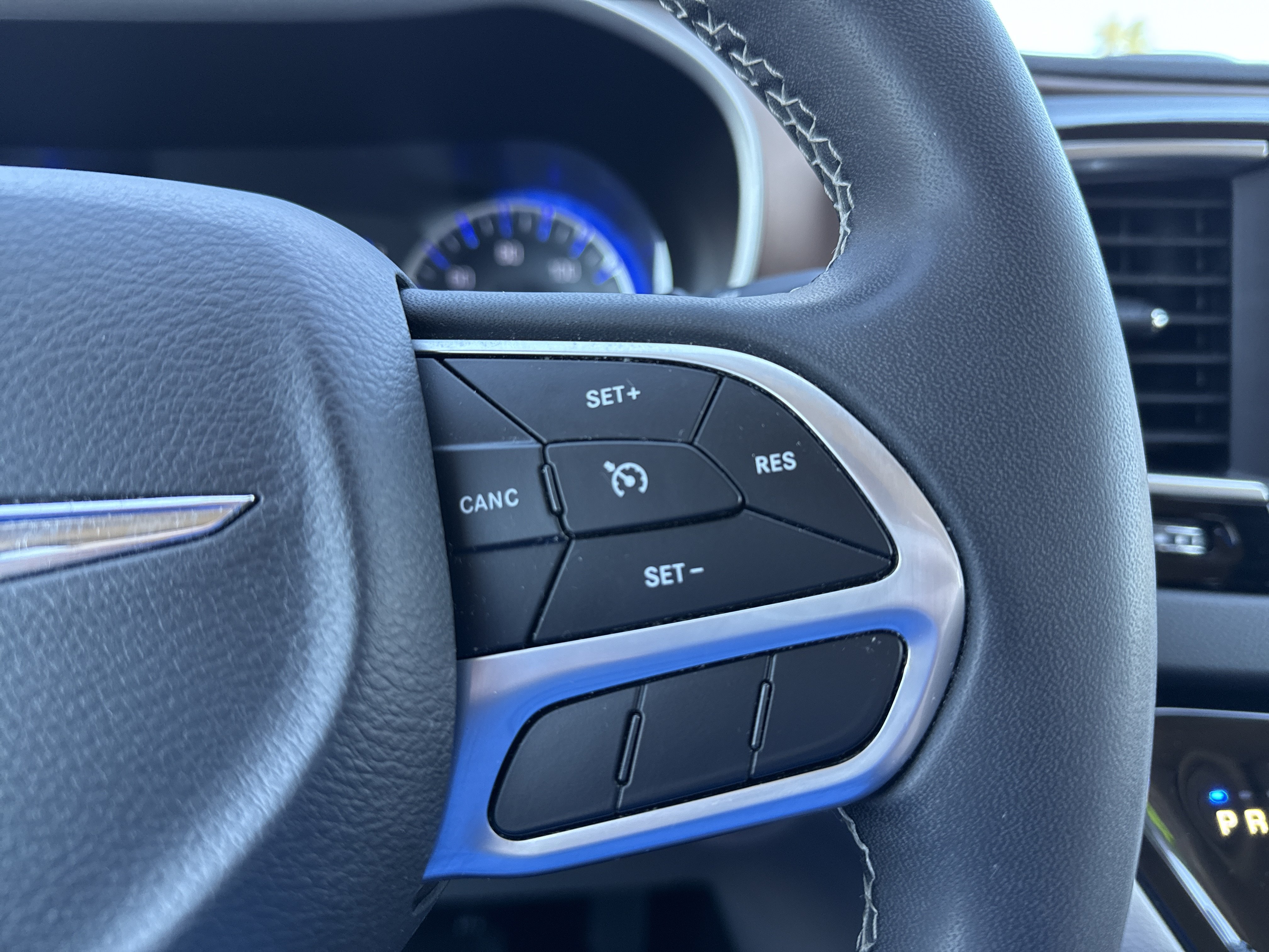 Used 2023 Chrysler Voyager LX FWD image 21