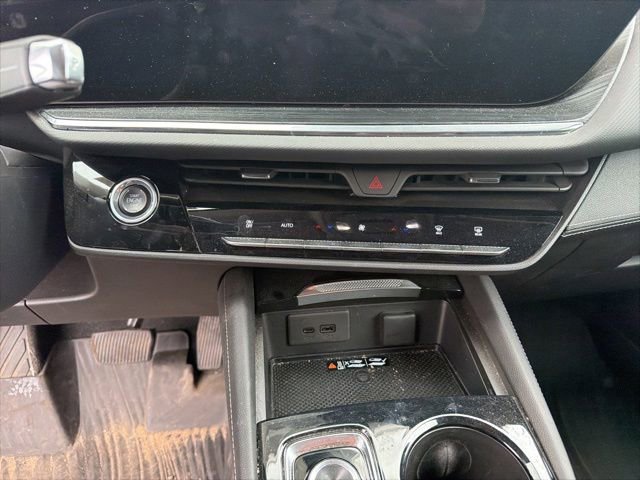Used 2024 Buick Envision Preferred AWD/4WD image 11