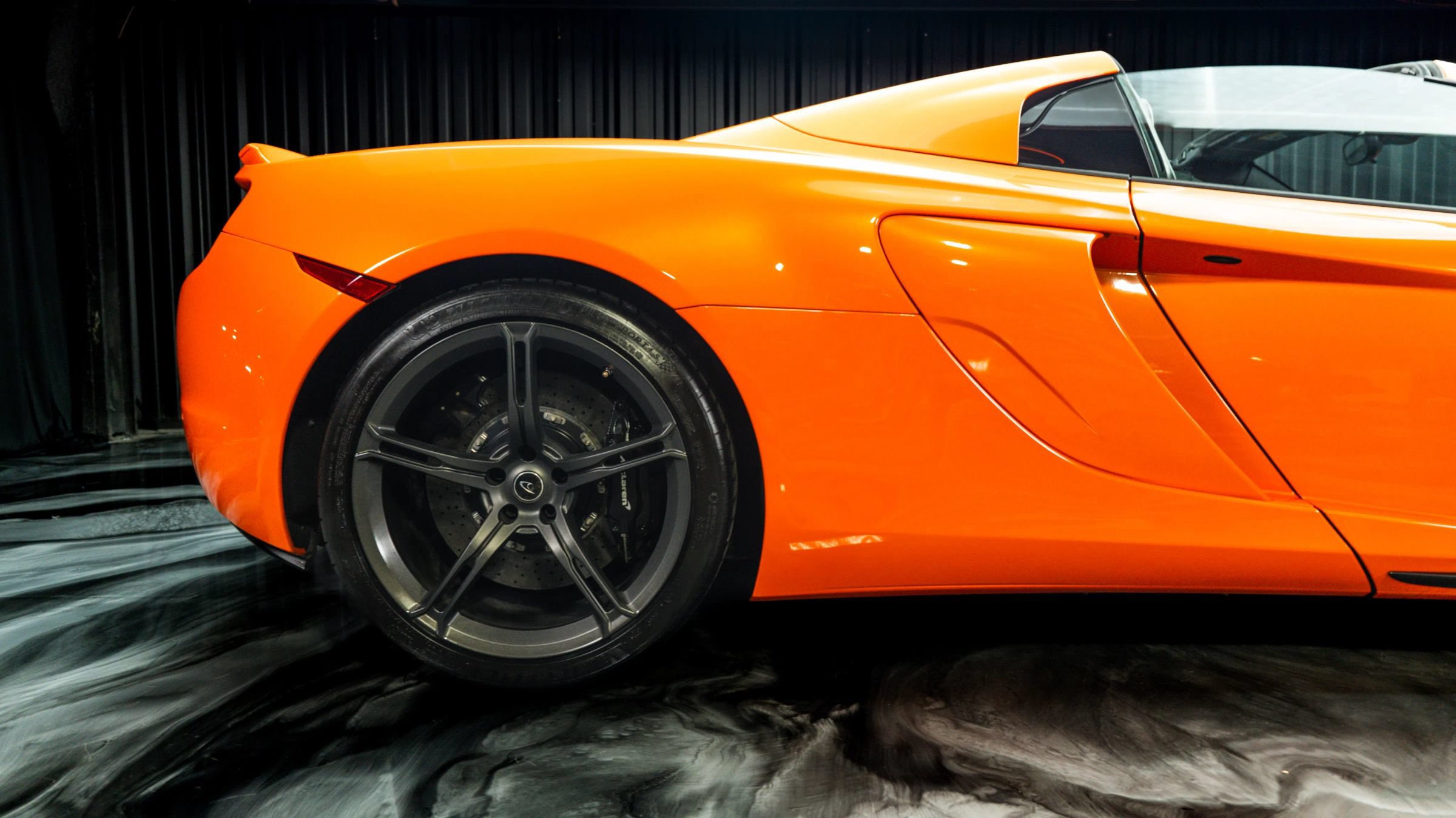 Used 2015 McLaren 650S Spider RWD image 8