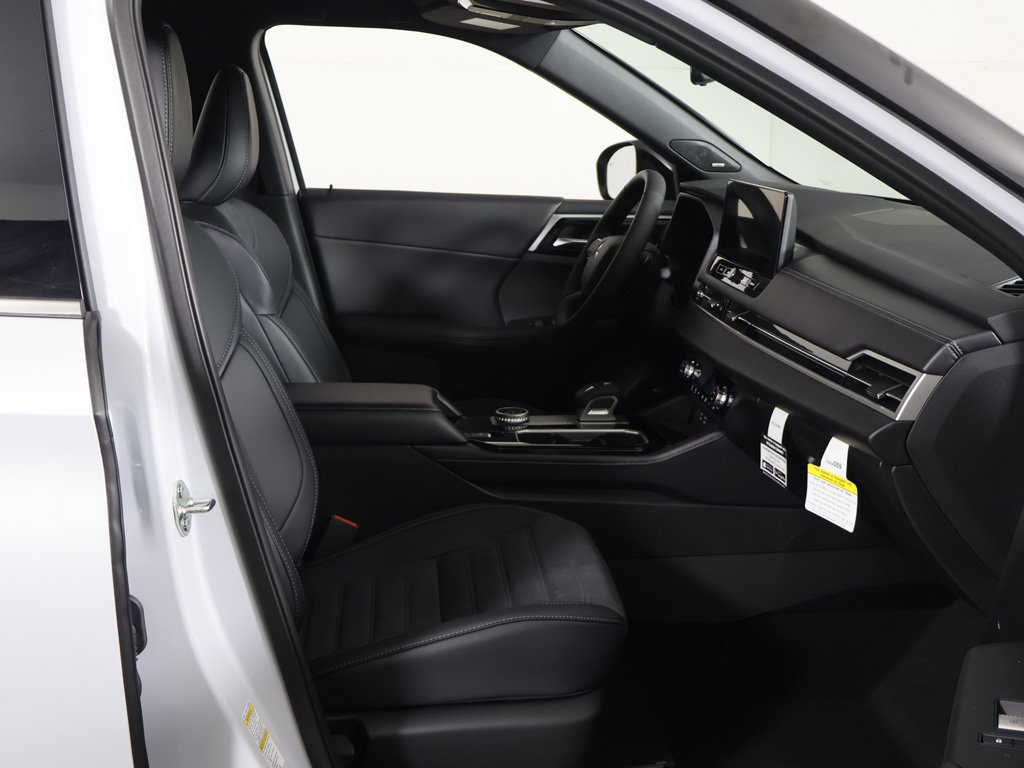 New 2026 Mitsubishi Outlander LE FWD image 27