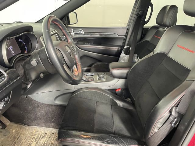 Used 2017 Jeep Grand Cherokee Trailhawk w/ Trailhawk Luxury Group AWD/4WD image 2