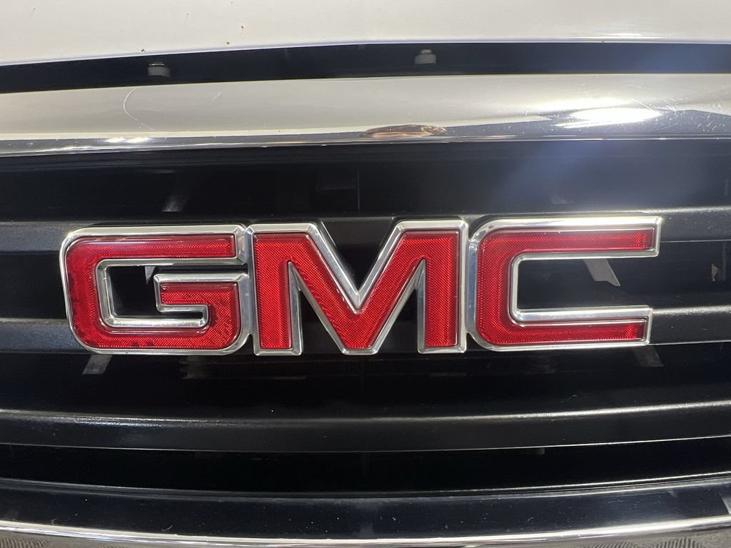 Used 2005 GMC Sierra 2500 SLE w/ Heavy-Duty Power Package AWD/4WD image 28