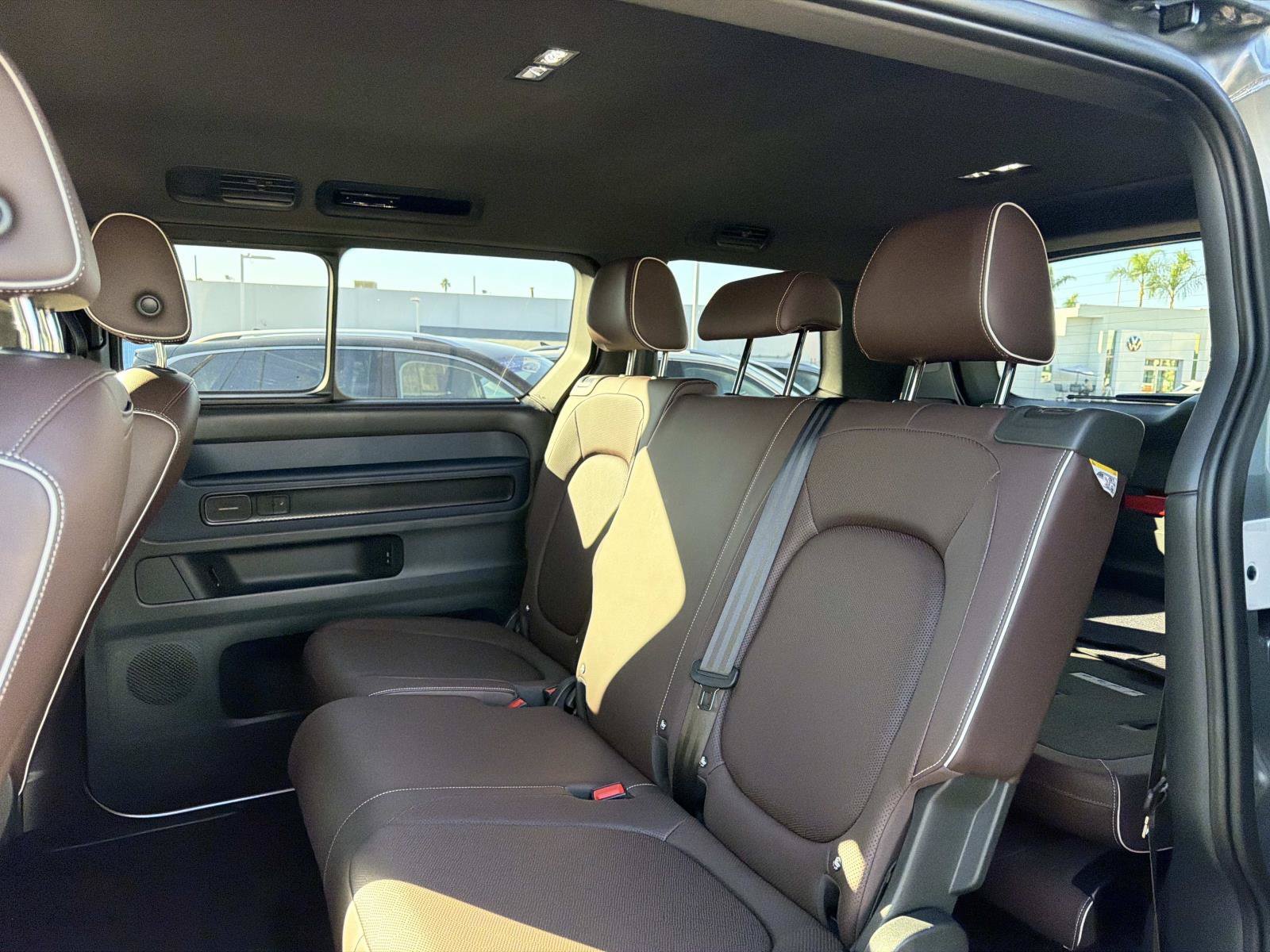Certified 2025 Volkswagen ID. Buzz Pro S Plus RWD image 10