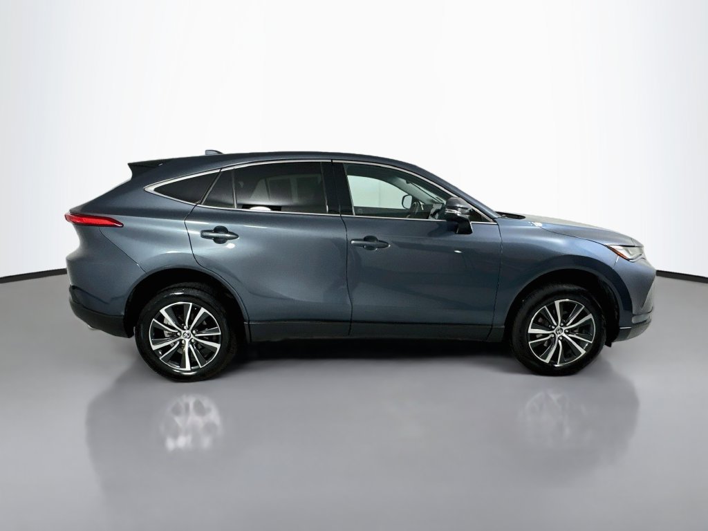 Used 2024 Toyota Venza LE AWD/4WD image 9