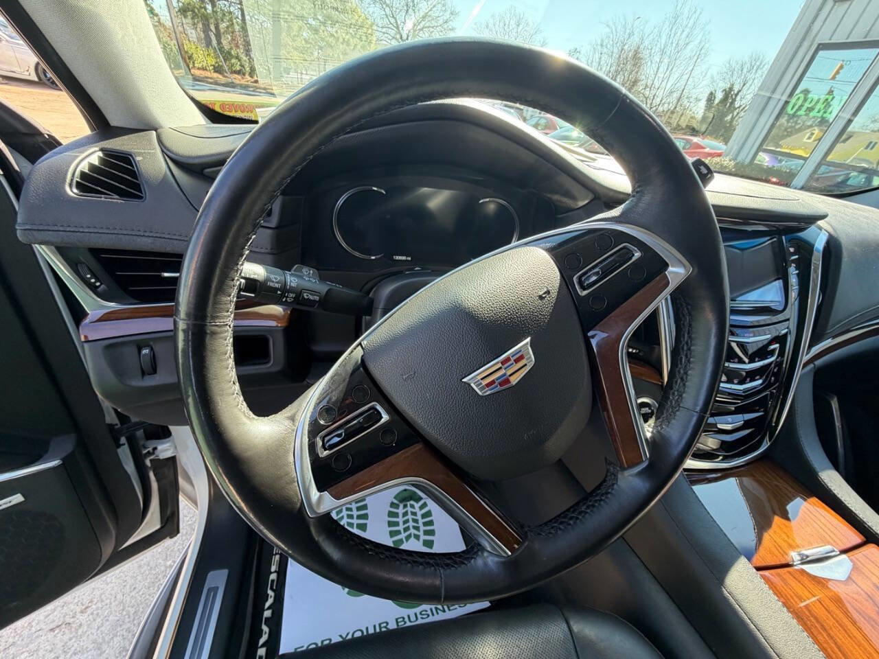 Used 2016 Cadillac Escalade Luxury RWD image 12