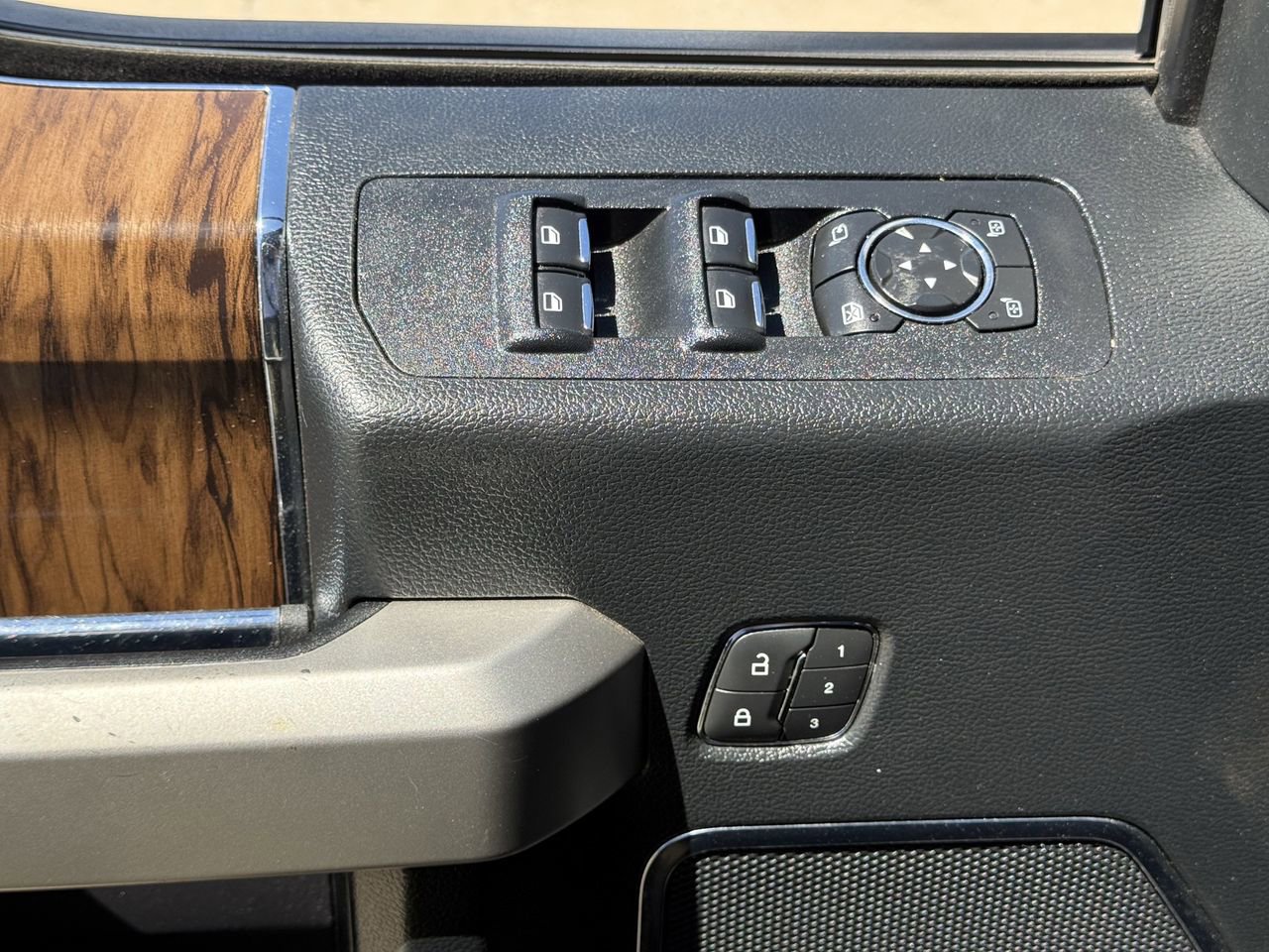 Certified 2019 Ford F150 Lariat image 23