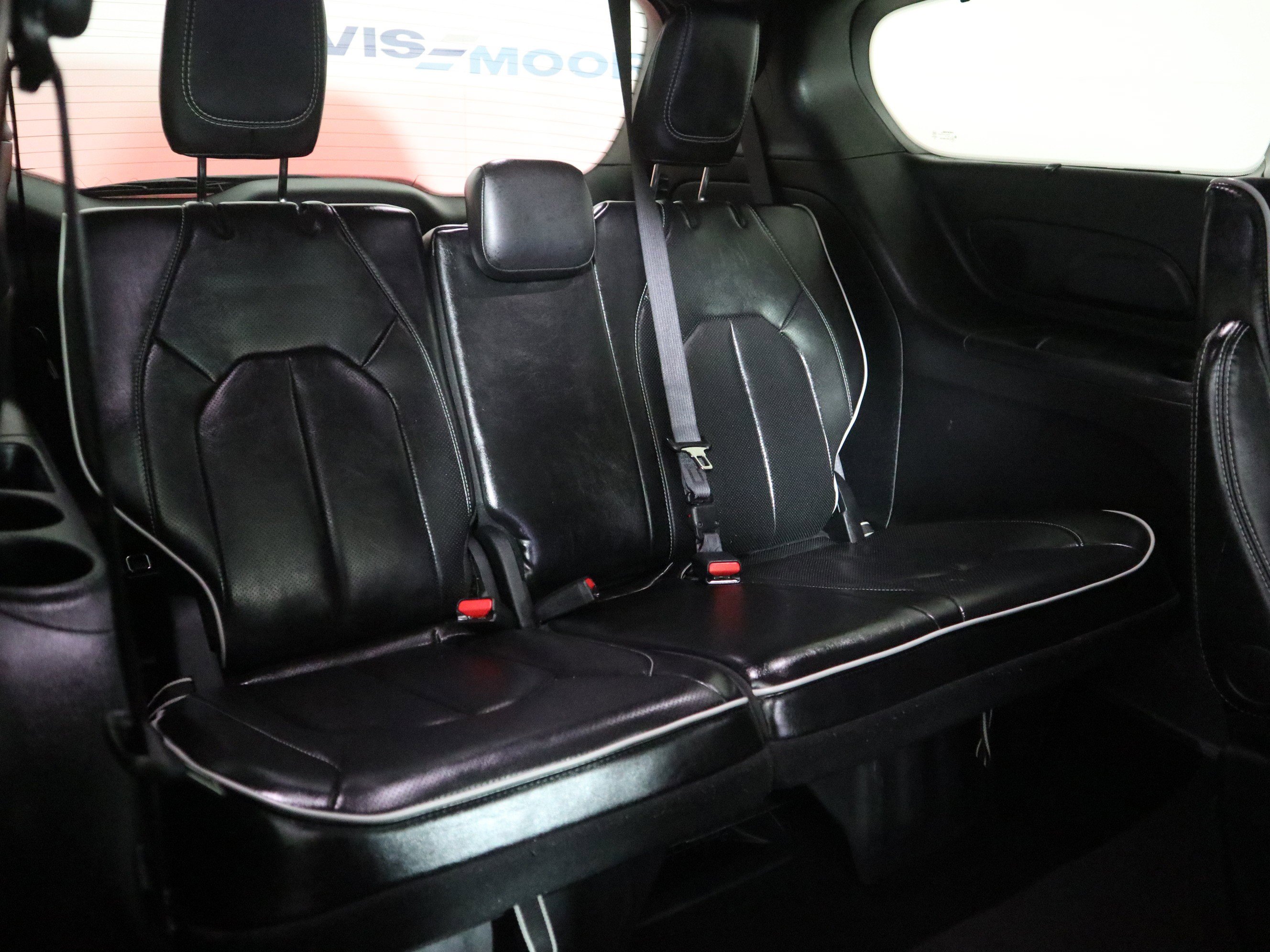 Used 2025 Chrysler Pacifica Limited image 22