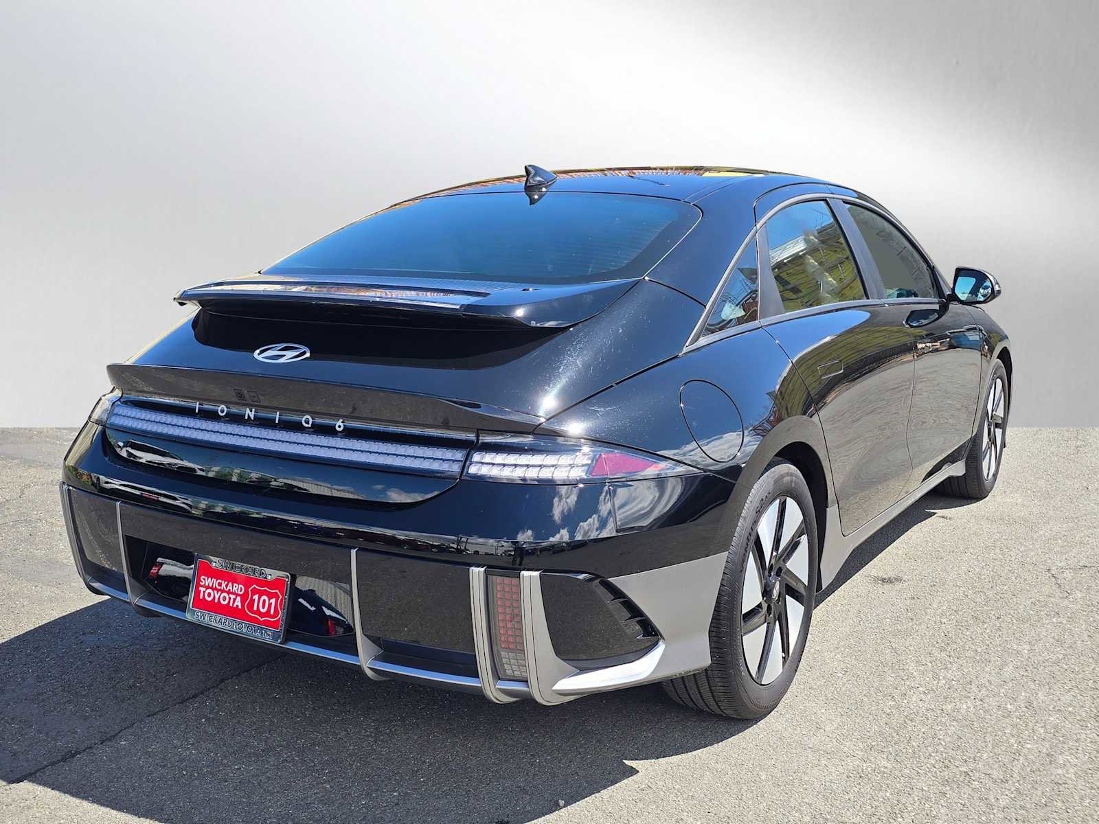 Used 2024 Hyundai Ioniq 6 SE image 3
