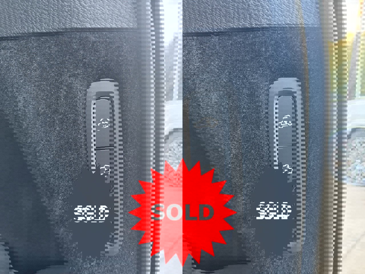 Certified 2023 Volvo XC90 B6 Ultimate w/ Lounge Package image 10