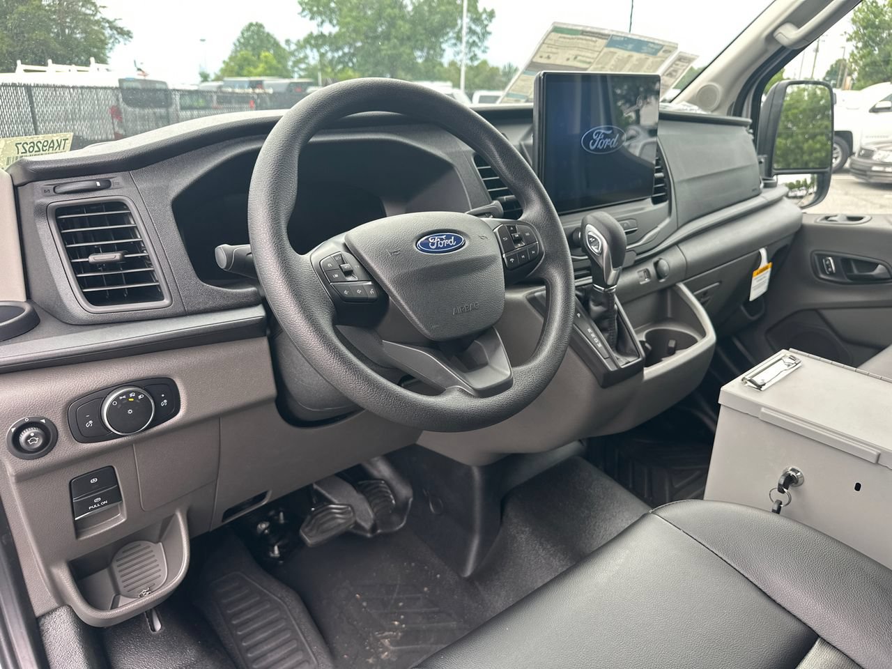 New 2026 Ford Transit 250 148 Medium Roof w/ Load Area Protection Package RWD image 23