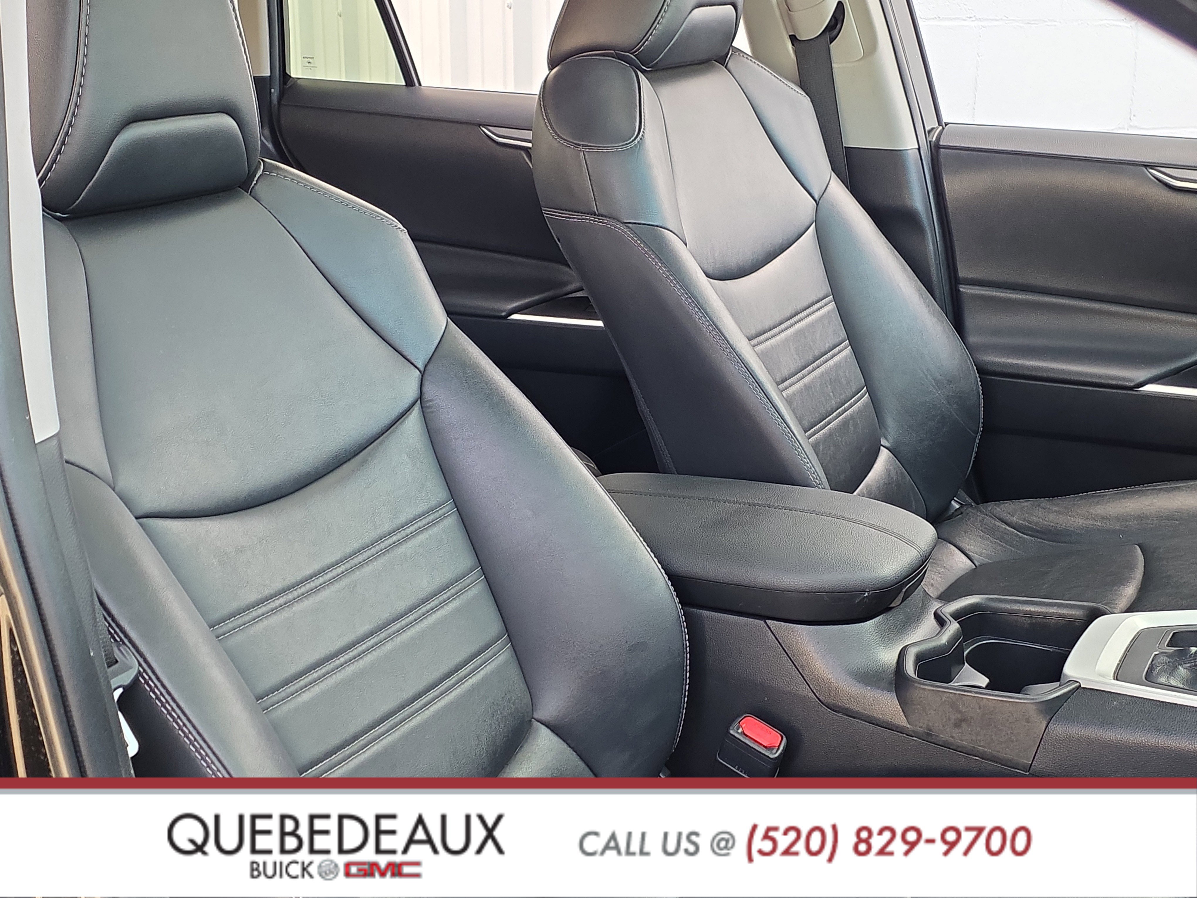 Used 2021 Toyota RAV4 XLE Premium w/ Carpet Mat Package (TMS) FWD image 30