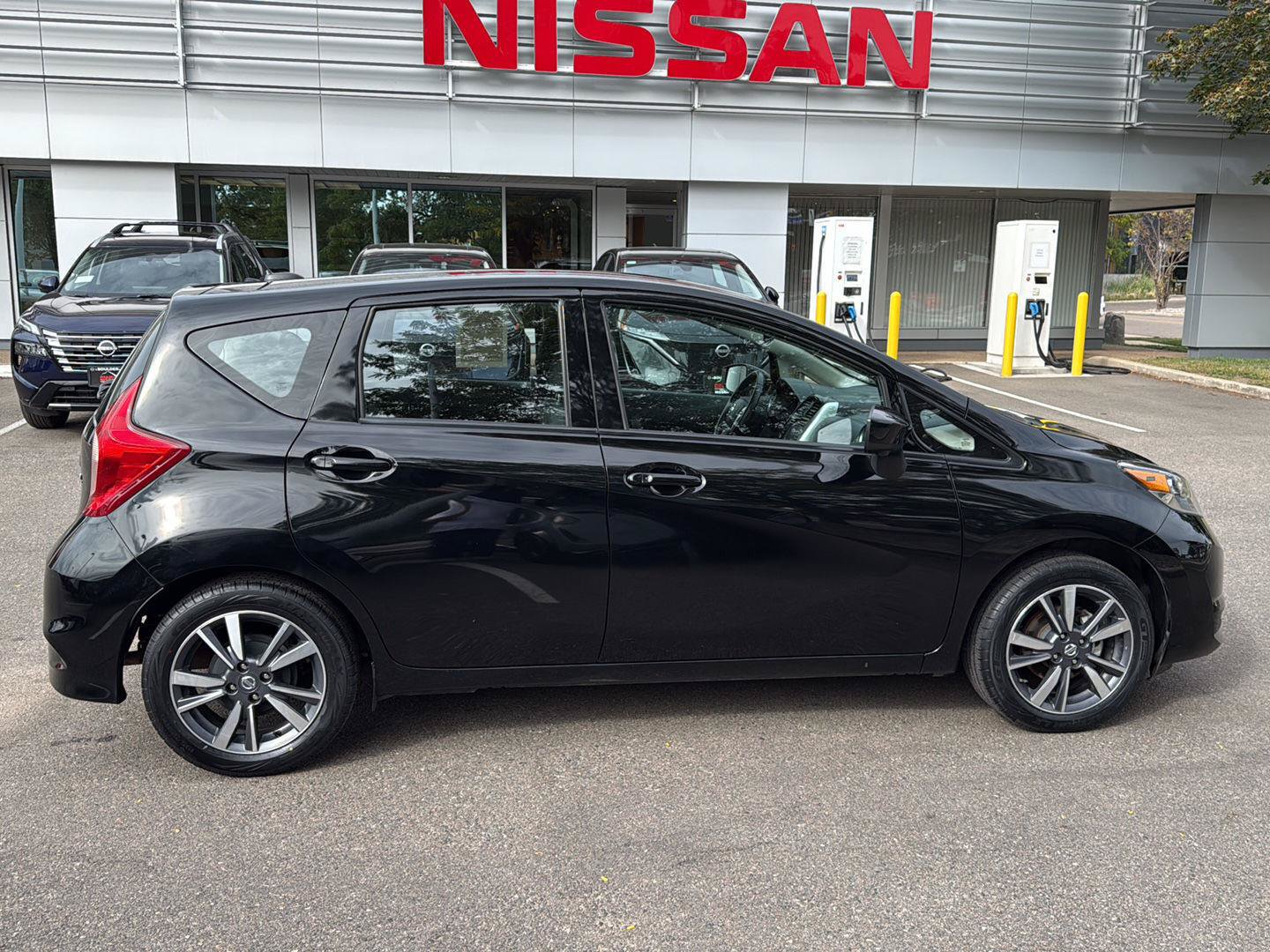 Used 2017 Nissan Versa Note FWD image 8