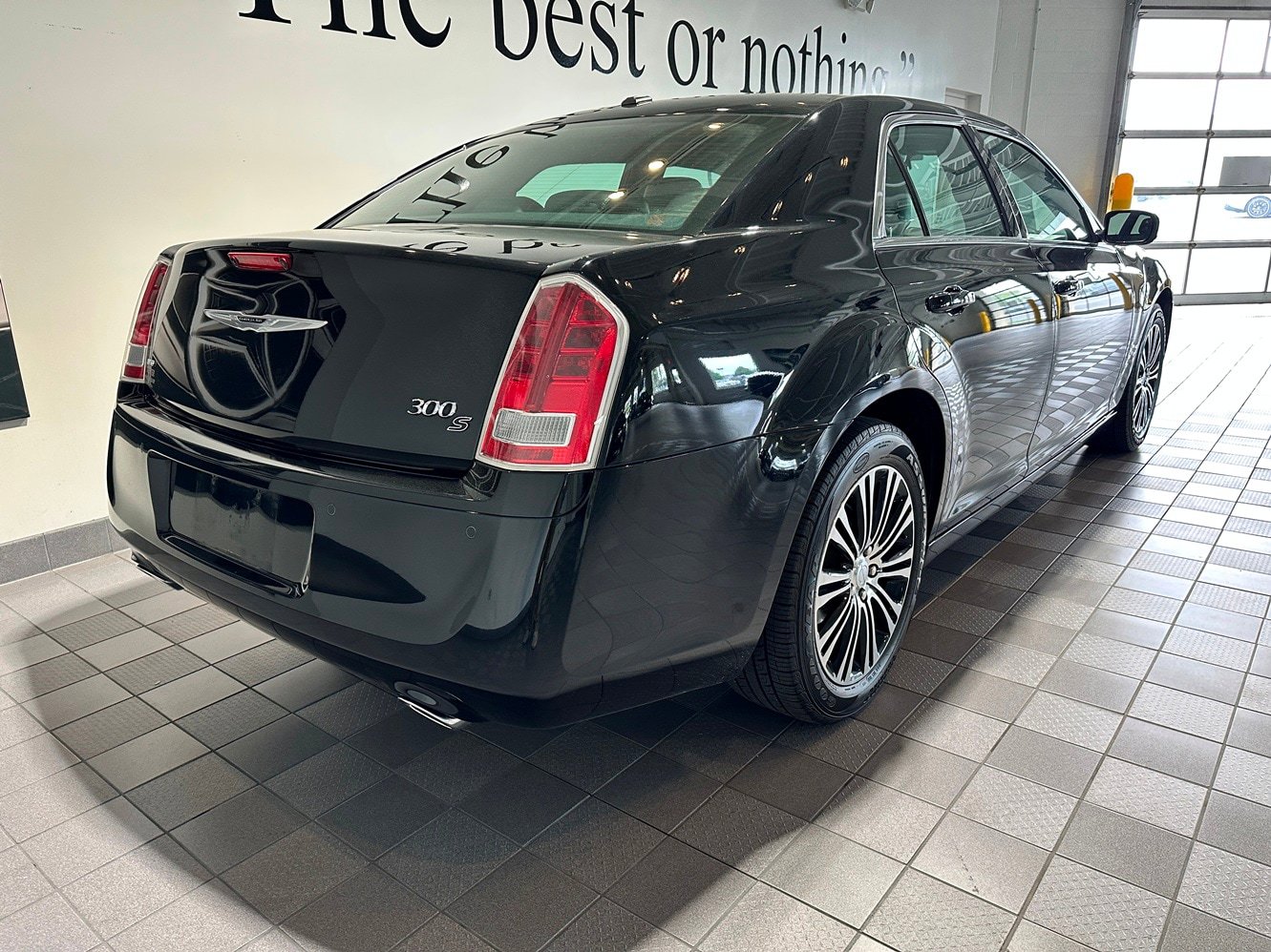Used 2012 Chrysler 300 S w/ Luxury Group AWD/4WD image 4