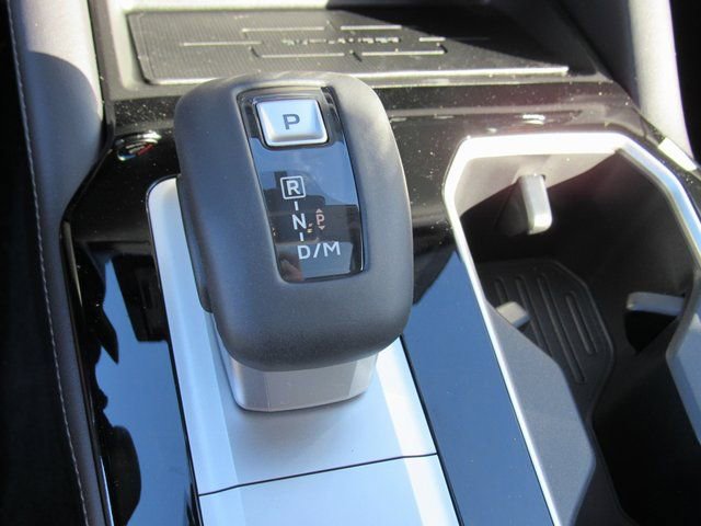 New 2025 Mitsubishi Outlander SE image 21