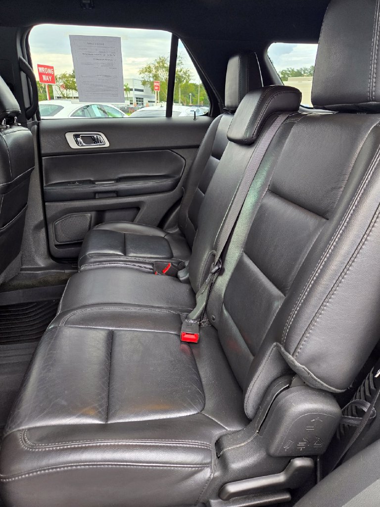 Used 2013 Ford Explorer XLT AWD/4WD image 45