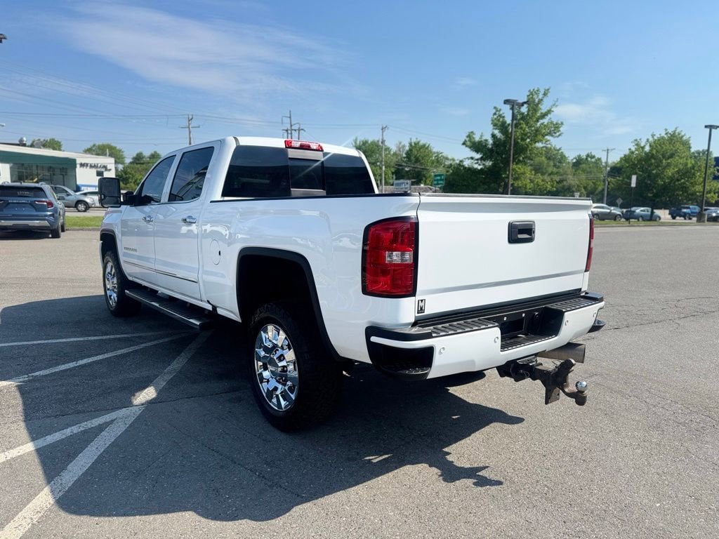 Used 2019 GMC Sierra 2500 Denali w/ Duramax Plus Package AWD/4WD image 4