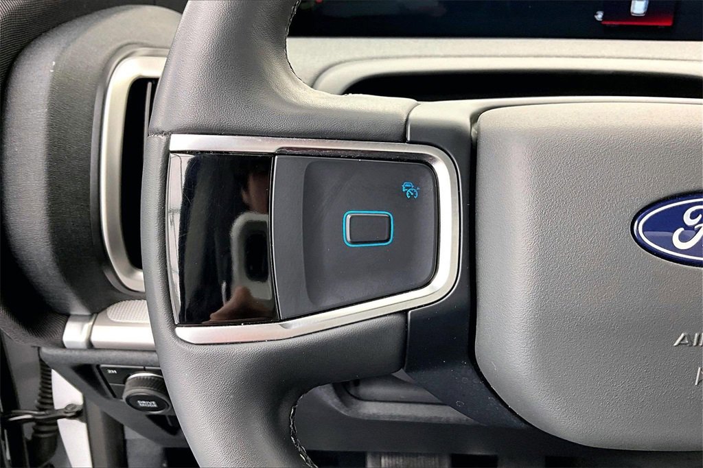 Used 2025 Ford Expedition Max Active image 18