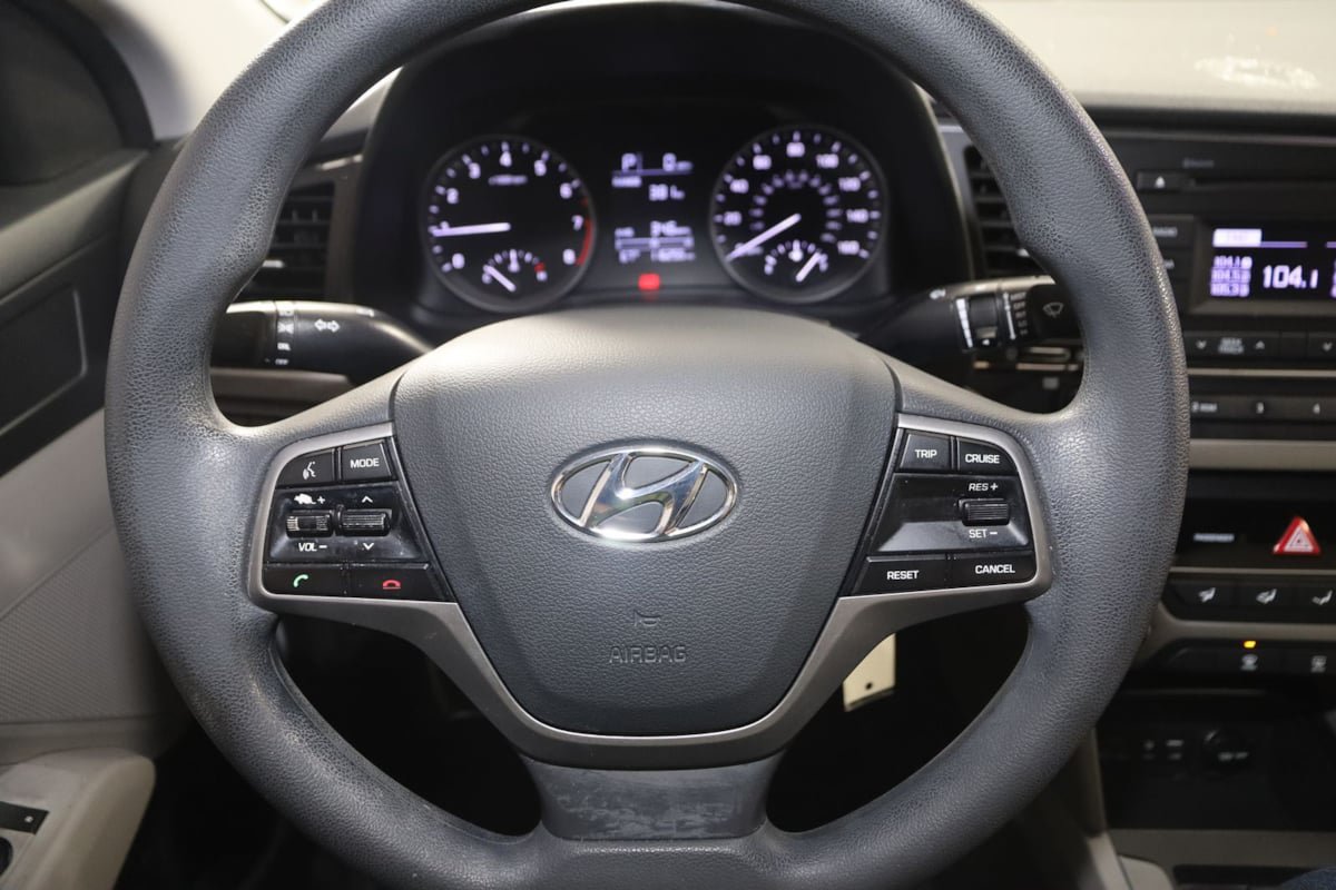 Used 2018 Hyundai Elantra SE FWD image 28