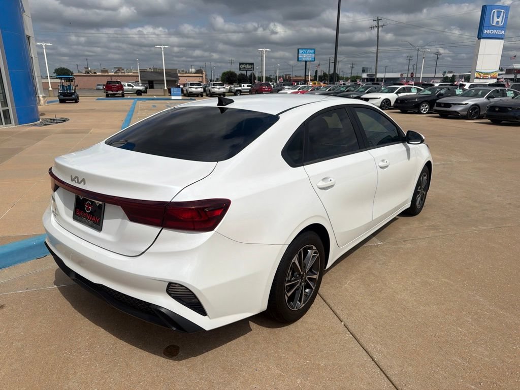 Used 2024 Kia Forte LXS w/ LXS Technology Package FWD image 15