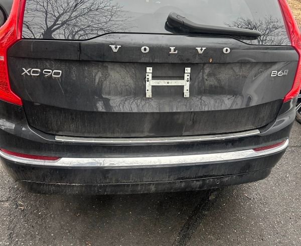 Used 2023 Volvo XC90 B6 Plus w/ Protection Package image 5