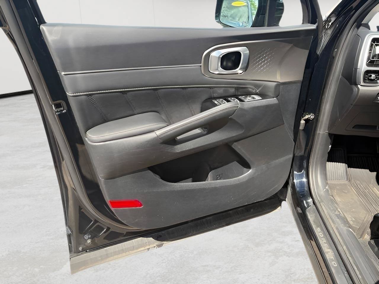 Used 2023 Kia Sorento SX AWD/4WD image 17