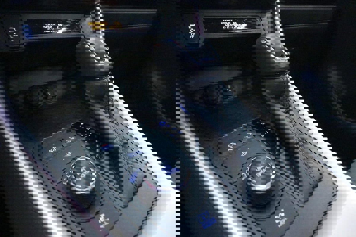 Used 2022 Toyota RAV4 XLE Premium image 20