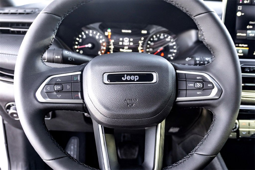 New 2026 Jeep Compass Latitude image 12