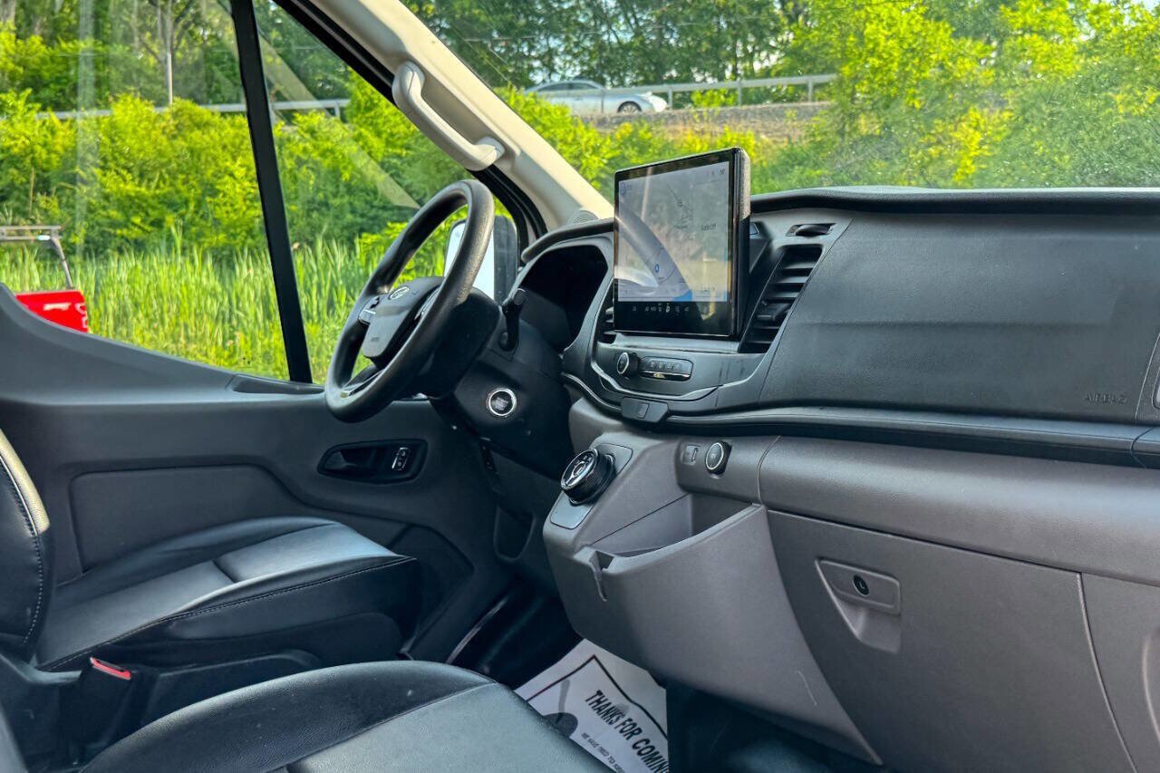 Used 2022 Ford E-Transit Medium Roof w/ Load Area Protection Package RWD image 12