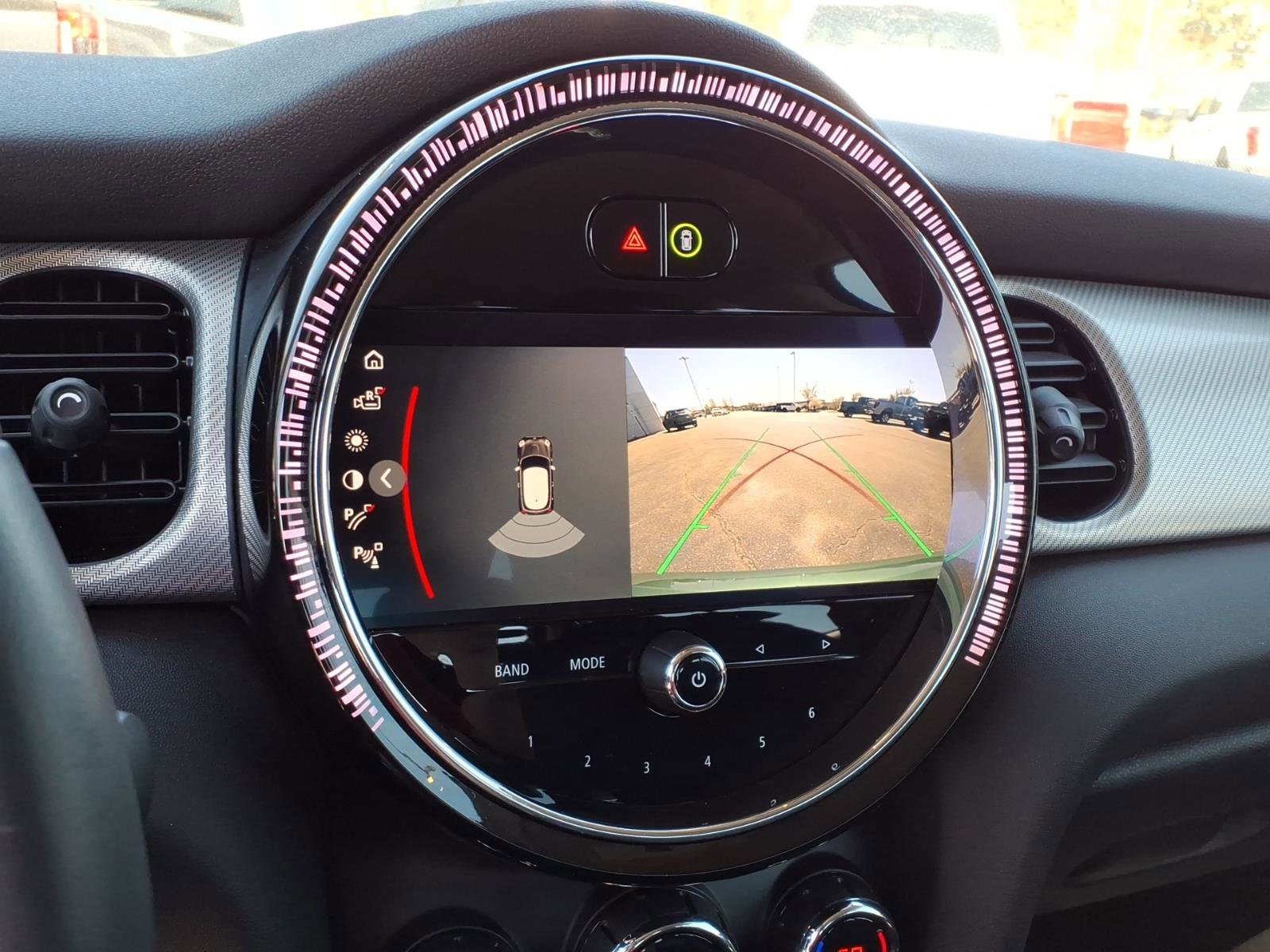 Used 2022 MINI Cooper 2-Door Hardtop image 13