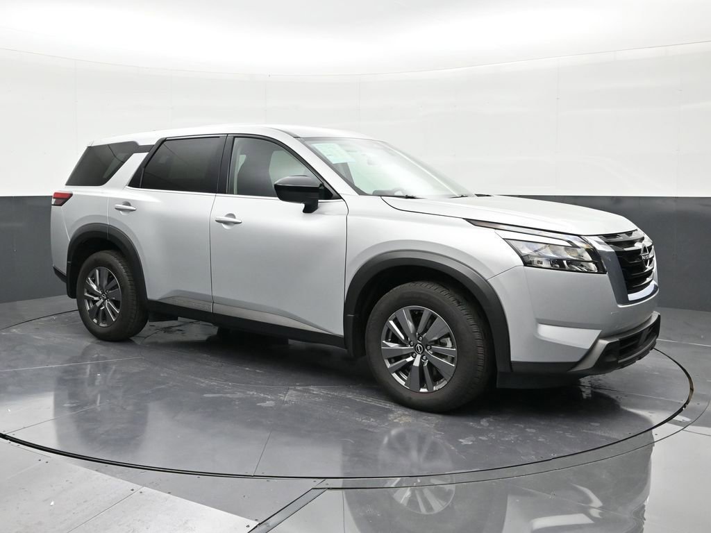 Used 2025 Nissan Pathfinder S image 7