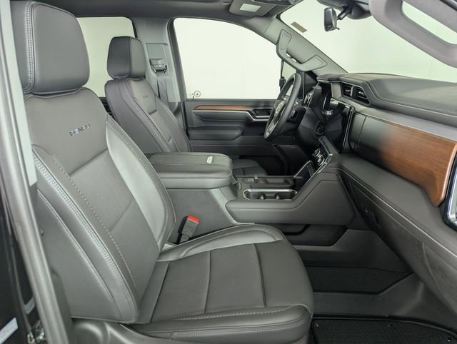 Used 2025 GMC Sierra 2500 Denali w/ Technology Package AWD/4WD image 29