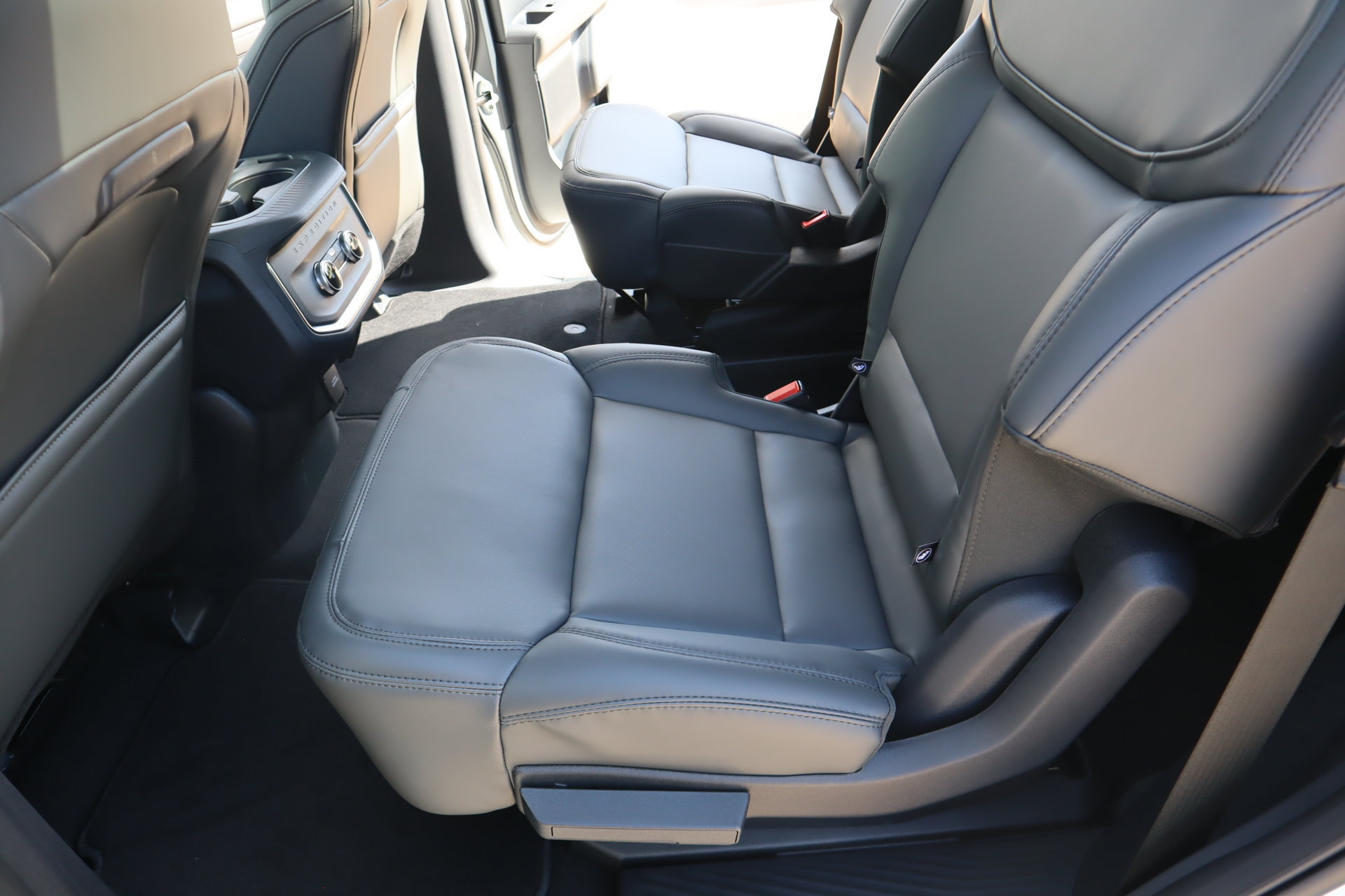 New 2027 Ford Expedition Active AWD/4WD image 13