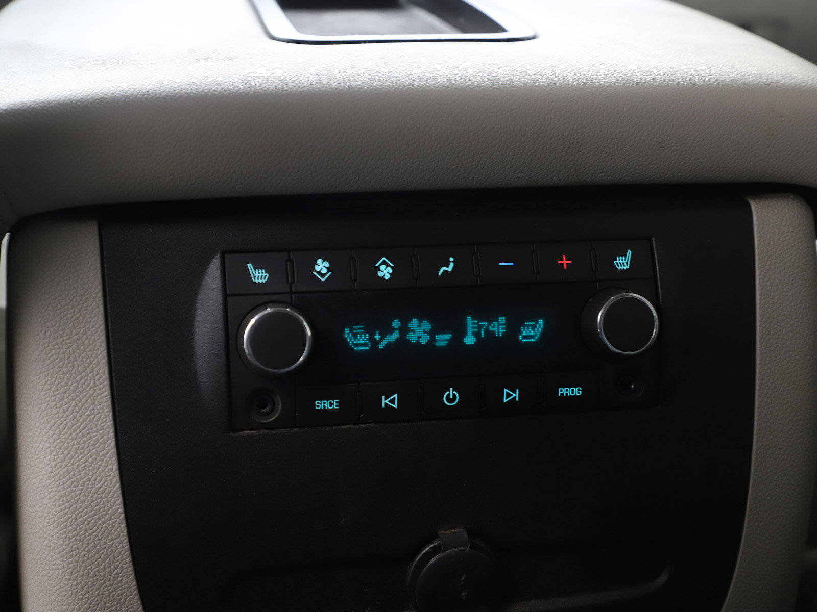 Used 2013 Chevrolet Tahoe LT w/ Luxury Package image 19