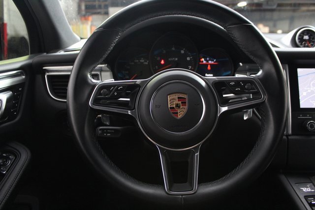 Used 2018 Porsche Macan GTS image 18