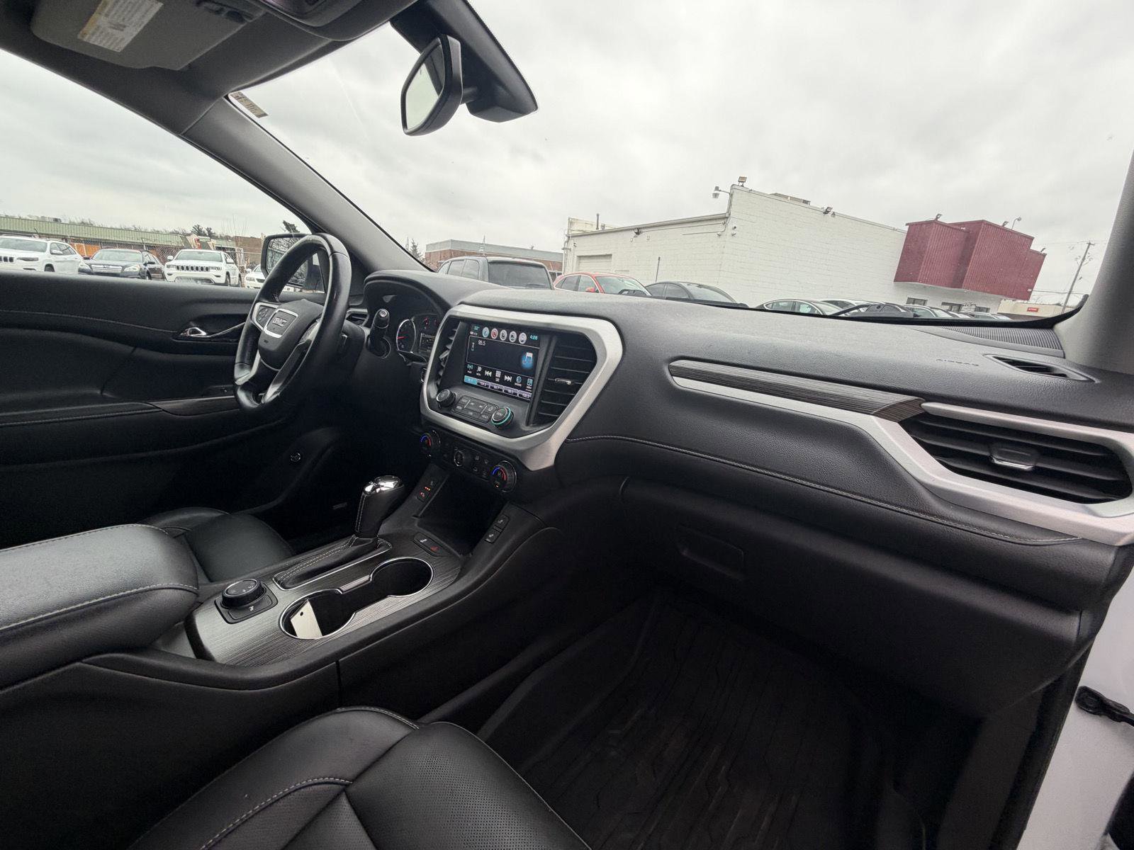 Used 2019 GMC Acadia SLT image 34
