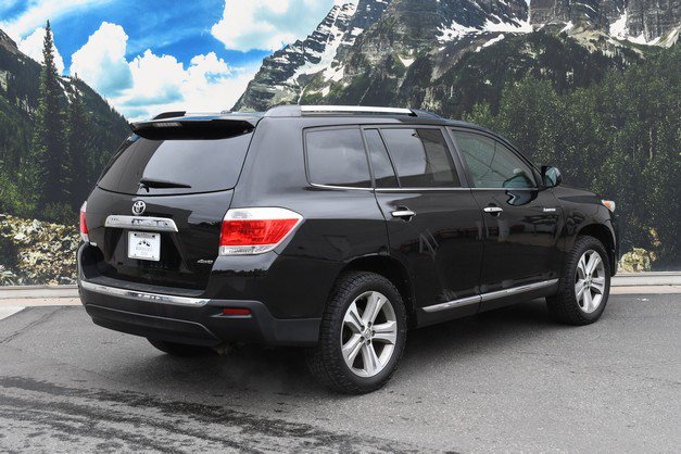 Used 2012 Toyota Highlander Limited w/ Tow Pkg AWD/4WD image 3