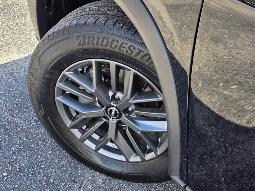 Used 2024 Nissan Rogue S image 30